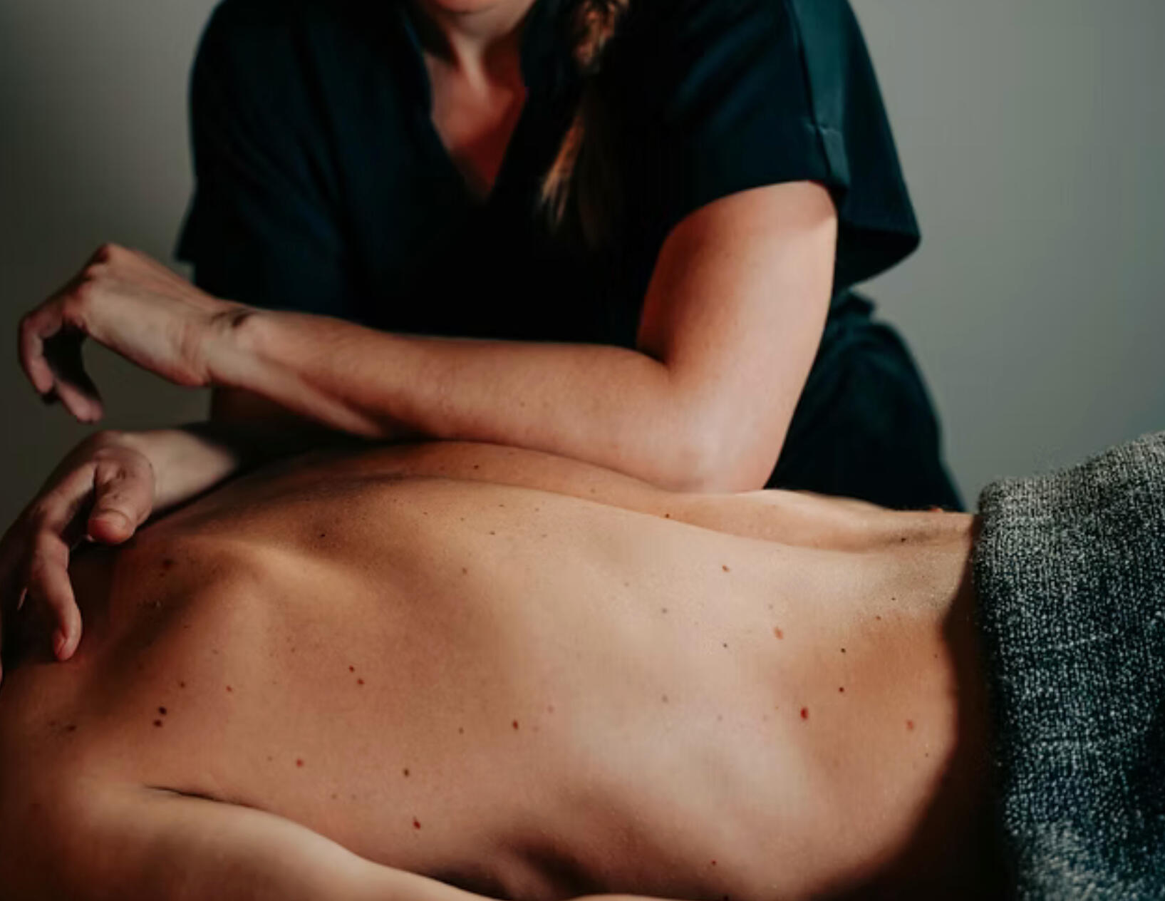 Massage Sportif Suédois Deep Tissue Massage sportif Suédois Deep Tissue Chamonix & Sallanches